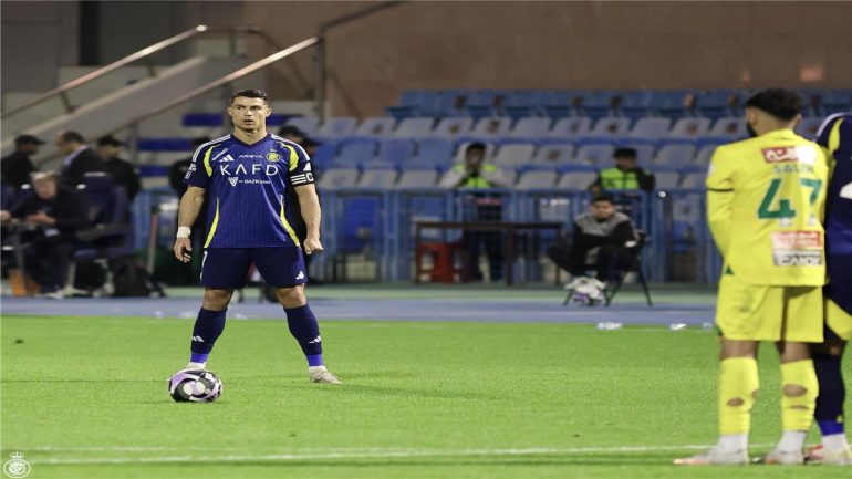 الحلم نيوز : رونالدو يقود النصر لفوز مثير على الخليج بثلاثية في الدوري السعودي